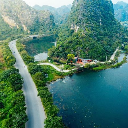 Trang An Freedom Hood Hostel Ninh Binh Bagian luar foto