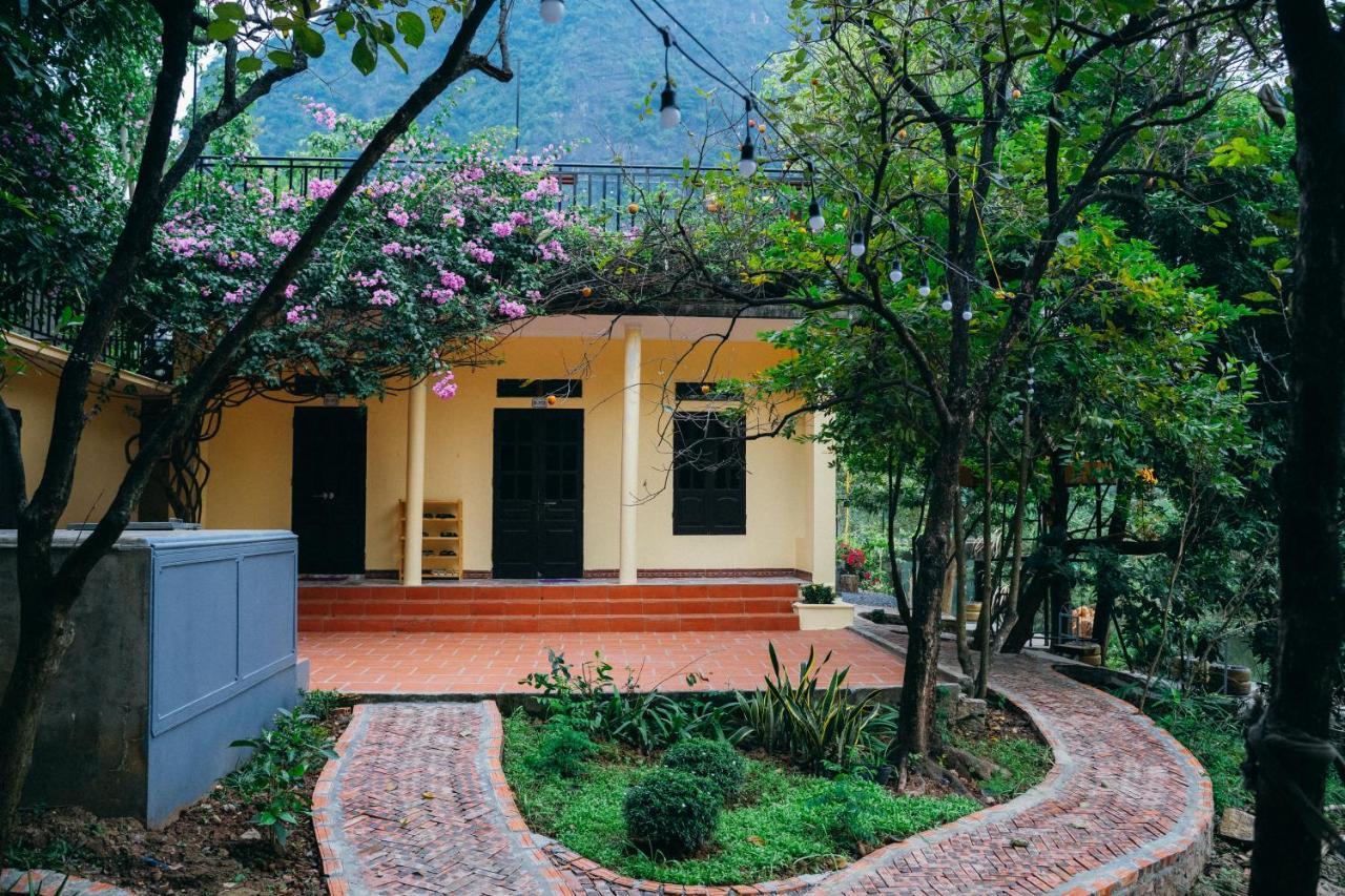 Trang An Freedom Hood Hostel Ninh Binh Bagian luar foto