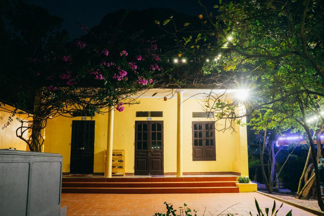 Trang An Freedom Hood Hostel Ninh Binh Bagian luar foto